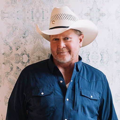 Headshot of Tracy Lawrence